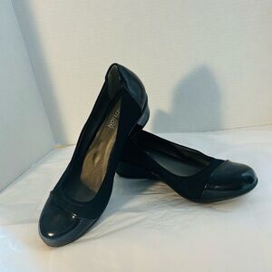 Kenneth Cole Reaction Black Women's Shoes
Wedge heel